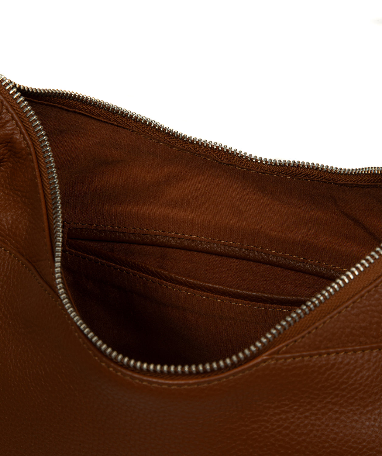 Bottom detail and structured shape of Kovo bag